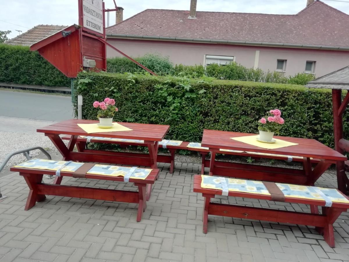 Vadásztanya Fogadó Apartman Egerszalók Kültér fotó